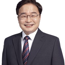 김우영